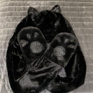 Claire’s Cat Hood & Mittens